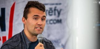 “Stava rispondendo alla mia domanda”, la testimonianza dell’ultimo a parlare con Charlie Kirk