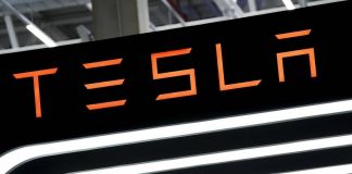 Tesla, indagine sulle maniglie: nel mirino i Suv Model Y