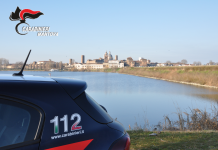 Colpo in un centro estetico di Mantova, rubati contanti e cellulari: denunciati due georgiani