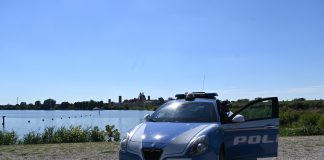 “Stai zitta o ti dò fuoco”: minaccia shock e frasi sessiste verso una poliziotta durante un intervento