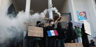 Francia, proteste e cortei contro tagli al bilancio: 99 persone fermate