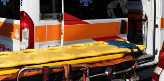 Mantova, scende dall’auto per chiudere il garage: 54enne muore travolta dalla sua vettura