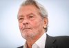 Alain Delon, il figlio minore avvia un’azione legale per annullare il testamento dell’attore