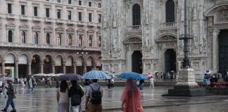 Caldo anomalo fino a 34°, poi brusco cambio meteo con piogge e nubifragi: ecco la data