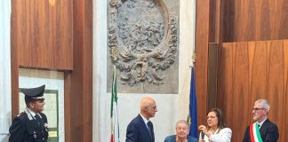 Consegnate le medaglie d’onore a 30 internati militari mantovani