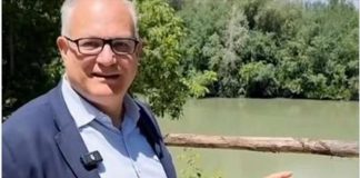 Gualtieri-Verdone e il Tevere, la caricatura spopola sui social