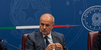 Schillaci: “Api essenziali per ecosistemi, loro tutela priorità sanitaria e sociale”