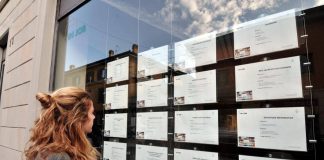 L’offerta di lavoro: “Cerco parrucchiere gay”. Bufera per annuncio