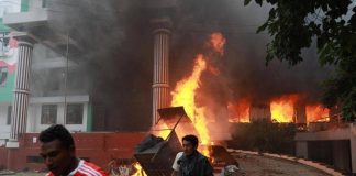 Nepal, revocato bando su social dopo 19 morti: manifestazioni contro “atrocità polizia”
