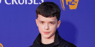 Emmy 2025, Owen Cooper nella storia: a 15 anni è il più giovane vincitore