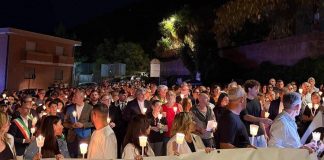 A Santi Cosma e Damiano fiaccolata per Paolo, suicida a 14 anni