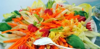 Pancia gonfia dopo i pasti? Verdure e non solo, quali possono essere le cause