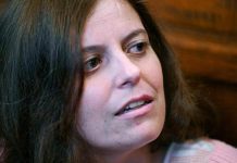 Salis risponde a FdI e Skinheads:”“Giovani balilla e neonazisti, non ci intimidite”