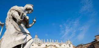 Giubileo, prima volta a San Pietro per pellegrini Lgbtq: “Sabato varcheremo Porta Santa”