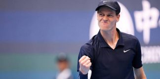 Sinner concede un set, ma vola in finale a Pechino: De Minaur ancora ko