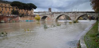 Roma, la promessa di Gualtieri: “Entro 5 anni potremo fare il bagno nel Tevere”