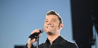 Tiziano Ferro annuncia il tour negli stadi nel 2026: biglietti e date