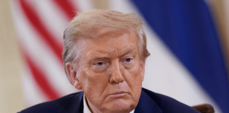 Vaccini covid, Trump alle aziende: “Fate vedere i dati”