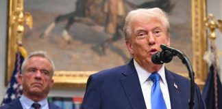 Paracetamolo in gravidanza, Trump lancia allerta per le future mamme: “Rischio autismo”