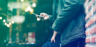Sesso, un italiano su 3 tradisce. Più di uno su 10 ha conosciuto il partner su una App