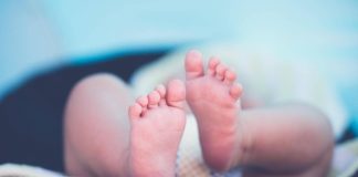 In Italia ogni anno 5 neonati vengono uccisi dalle madri, lo psichiatra: “Negano la gravidanza”