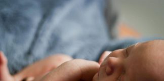 Nascite ancora in calo e fecondità ai minimi storici in Italia, il report Istat