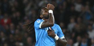 Il Napoli batte in rimonta il Genoa, 2-1 al Maradona
