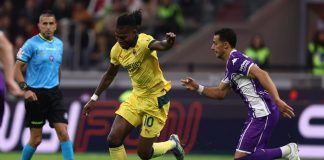 Il Milan batte 2-1 la Fiorentina e vola in testa