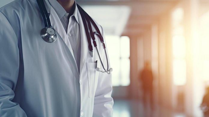 215057407_l_medico_visita_123rf-1