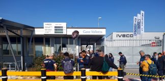 Suzzara, Iveco stabilizza 80-90 lavoratori. Produzione ridotta per carenza di personale
