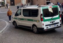 Mantova, furto smartphone risolto in pochi minuti: 26enne fermato dalla polizia locale