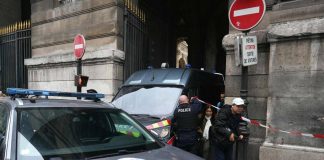 Louvre, il bottino del furto: rubati 8 gioielli, il valore è inestimabile