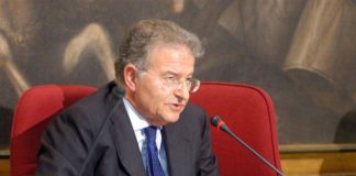 Cicchitto: “Meloni durerà 5 anni, Forza Italia sopravviverà perché serve partito anti-Salvini”
