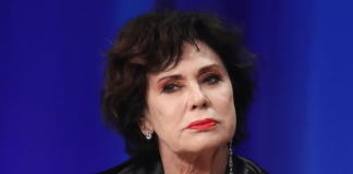 Corinne Clery e il tradimento del figlio: “Ho cercato di comprare il suo amore”