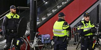 Champions League, media: “Circa 180 tifosi del Napoli fermati a Eindhoven”