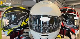 Falsi accessori Made in Italy per auto e moto: perquisizioni anche a Mantova
