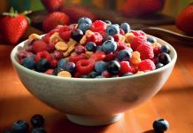 Dal cacao ai frutti di bosco, cibi ricchi di flavonoidi scudo contro effetti sedentarietà