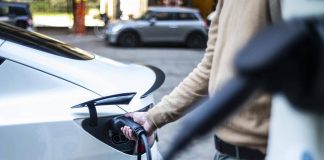 Incentivi auto elettriche, dal 22 ottobre via alle richieste