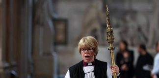 Inghilterra, la chiesa è guidata da una donna: mai successo in 5 secoli