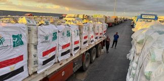 Gaza, consegnati i corpi di altri 4 ostaggi. Israele blocca gli aiuti, Trump avverte Hamas
