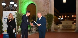 Poste, vinto il premio “Liberi di Crescere” per impegno inclusione sociale e tutela infanzia