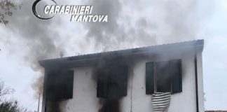 Poggio Rusco, incendio in abitazione, 92enne salvato dai vicini. Deceduto il cane