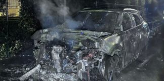 Palidano di Gonzaga, paura nella notte: due auto distrutte da un incendio