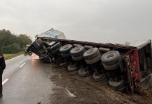 Giornata di passione sulle strade, due tir ribaltati tra Cerese e Quistello: traffico in tilt