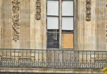 Furto al Louvre, ecco quanto valevano i gioielli della corona: la stima della procura di Parigi