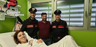 Sabbioneta, sta per partorire in auto: i Carabinieri la scortano d’urgenza in ospedale