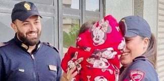 Poliziotti scortano papà che porta figlia in ospedale. Meloni: “Eroi!”