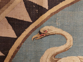 Manutenzione arazzi: come prendersi cura dei tessuti storici al meglio