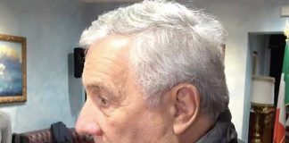 Studenti palestinesi arrivano a Ciampino per studiare negli atenei italiani, Tajani: “Formeremo la loro futura classe dirigente”