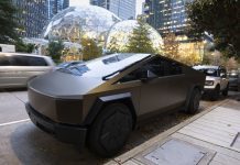 Tesla, sistema guida autonoma salva automobilista USA da scontro frontale notturno